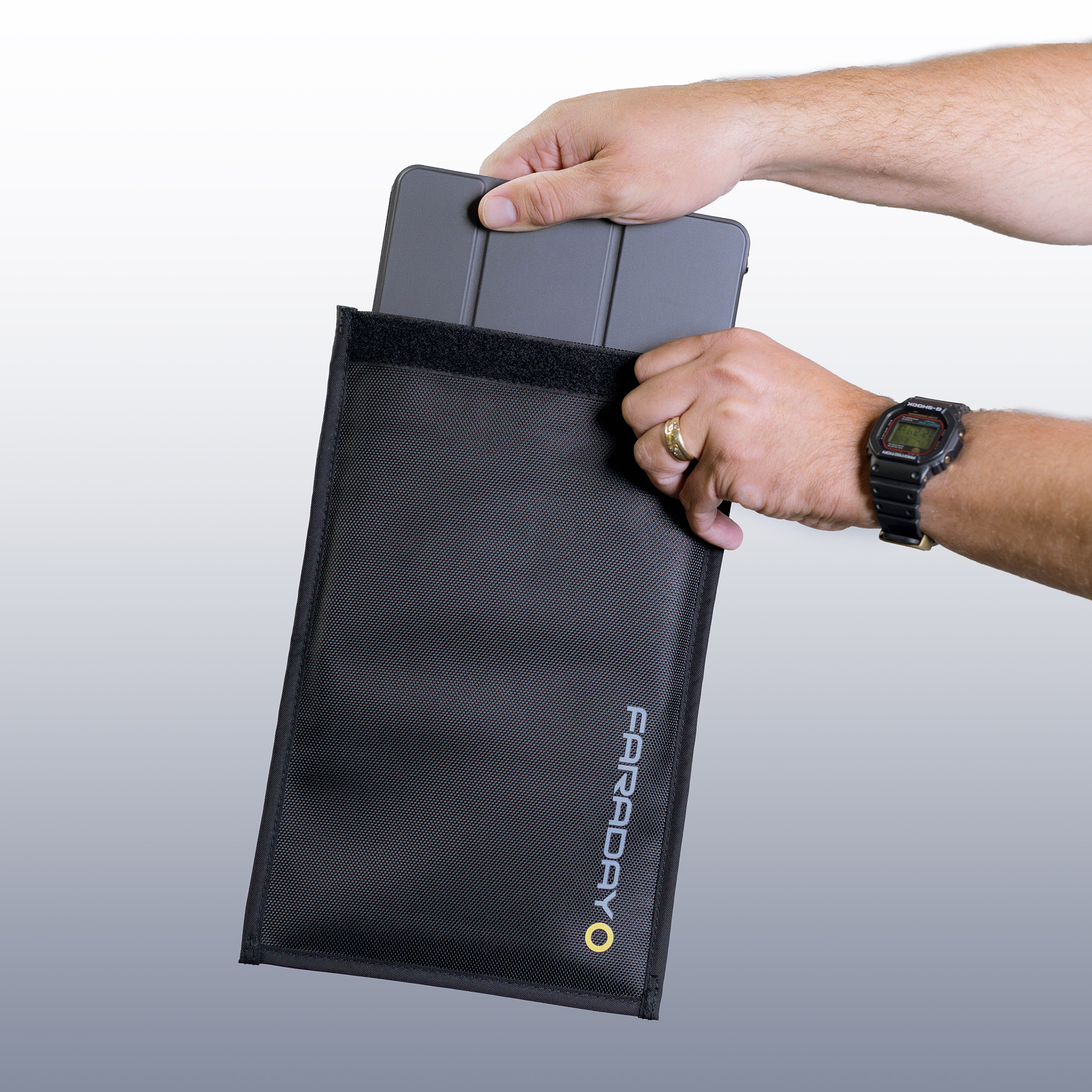 JACKET Tablet Forensic Faraday Bag