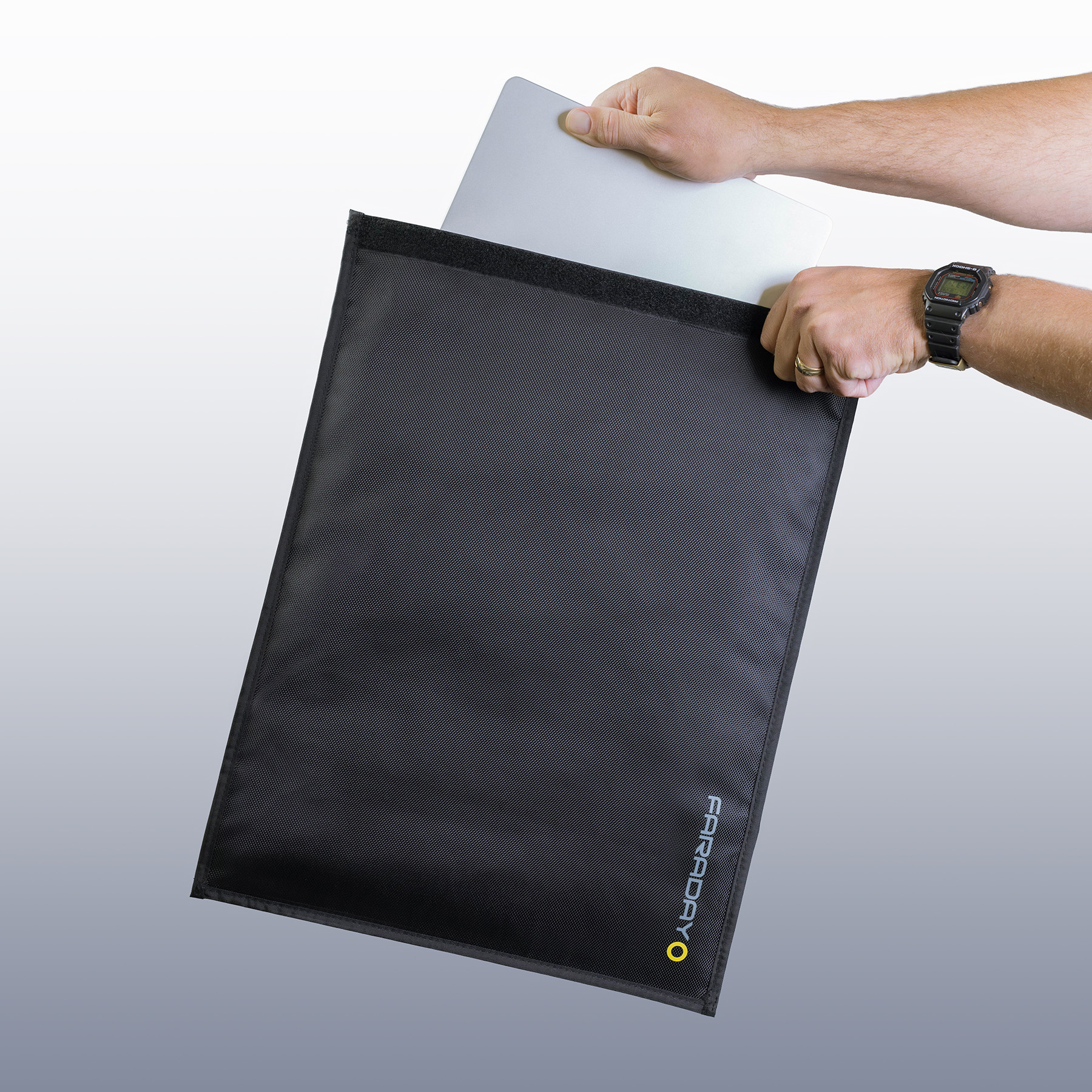 JACKET Forensic Faraday Laptop Bag (14″ x 16″)